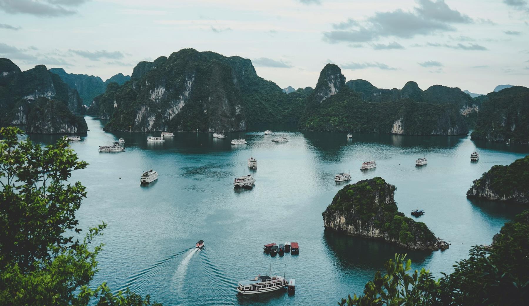 Respectful editorial scene for Dating in Vietnam: Cultural Differences, Communication and Etiquette