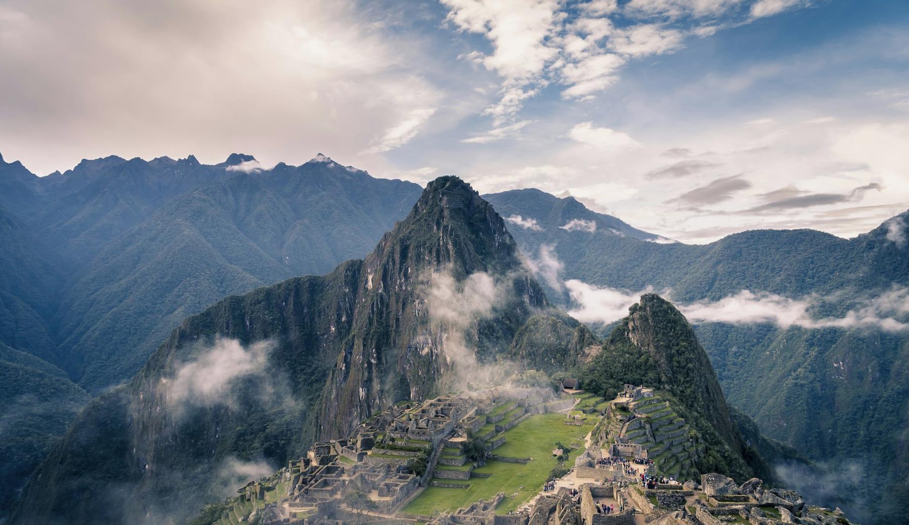 Respectful editorial scene for Dating in Peru: Culture, Communication and Building Genuine Connections